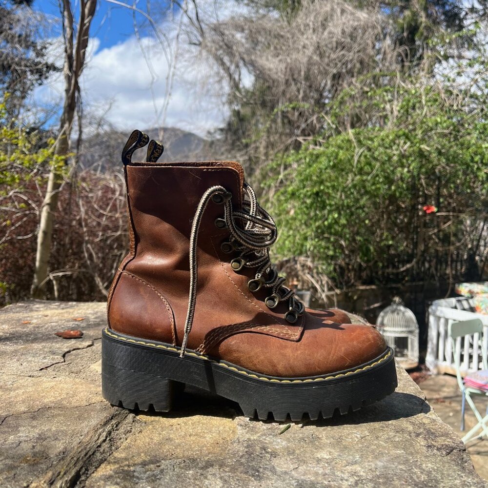 Dr Martens Combat Boots Women's Size 8 Leona Butterscotch Heeled Platform. - Picture 3 of 3